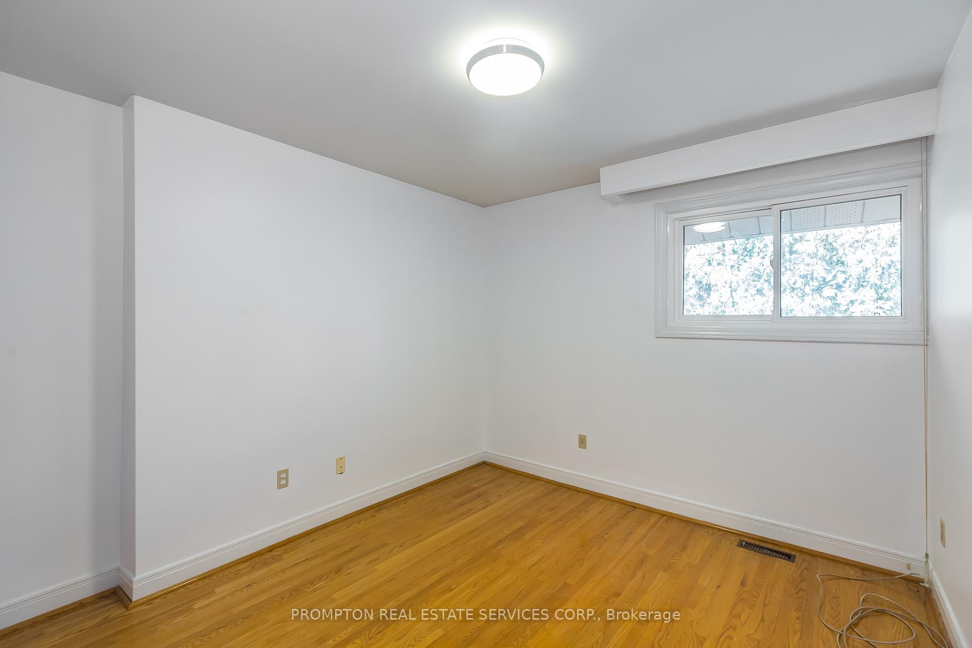 Photo 23 of 4 Sagewood Drive, North York, Banbury-Don Mills — HOMEH