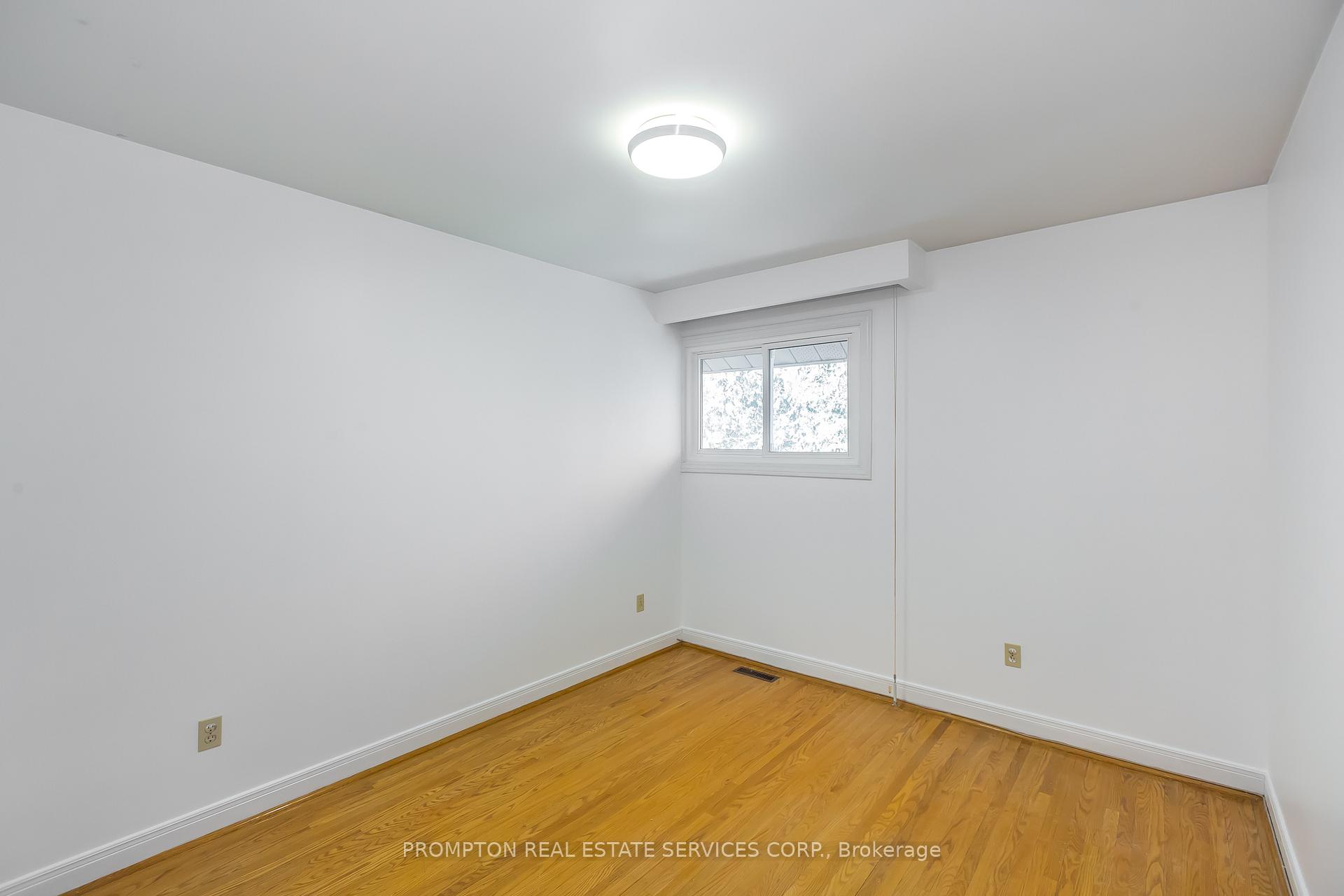 Photo 24 of 4 Sagewood Drive, North York, Banbury-Don Mills — HOMEH
