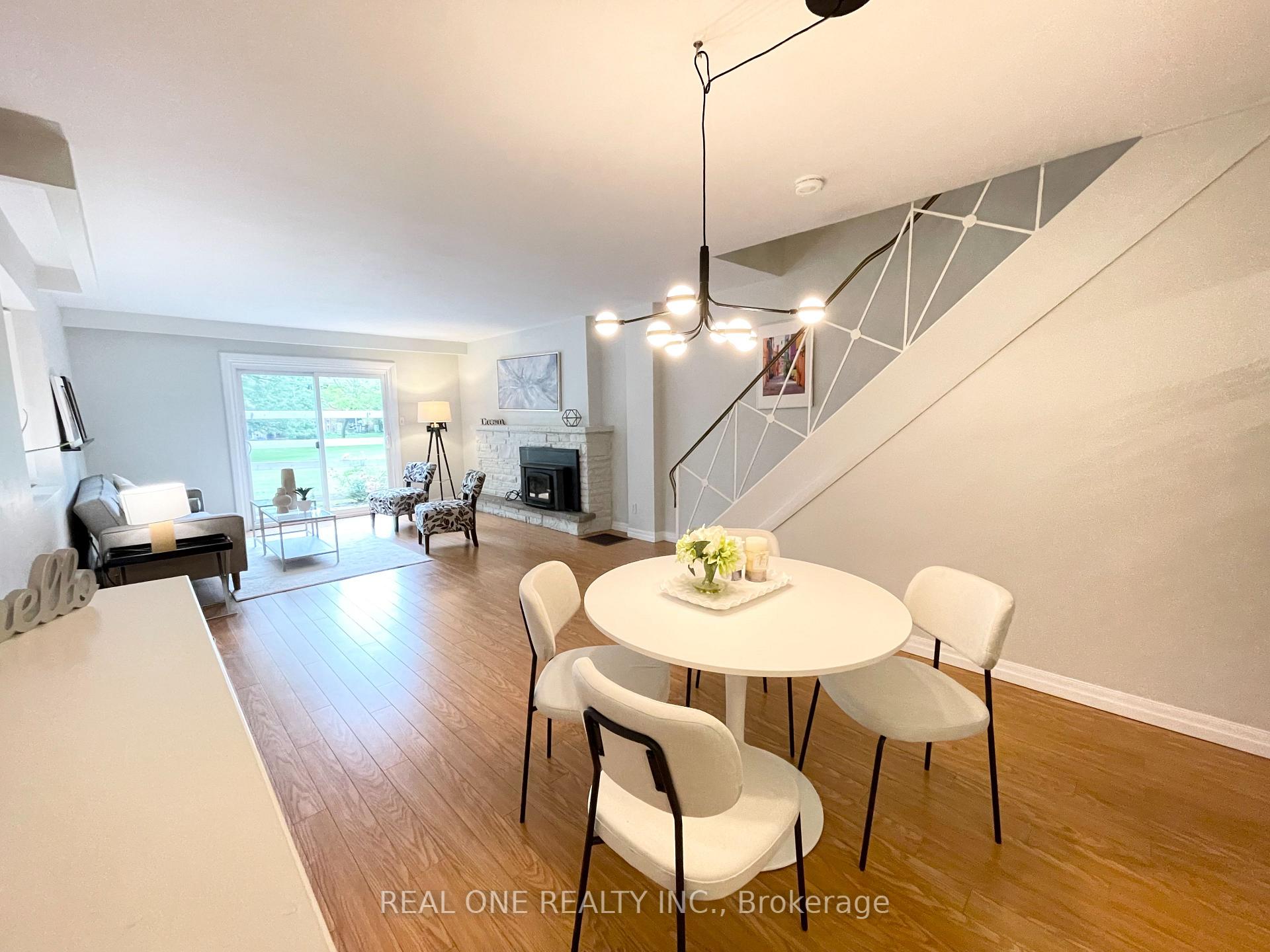 Photo 4 of 290 Westcourt Place, Waterloo, Beechwood — HOMEH