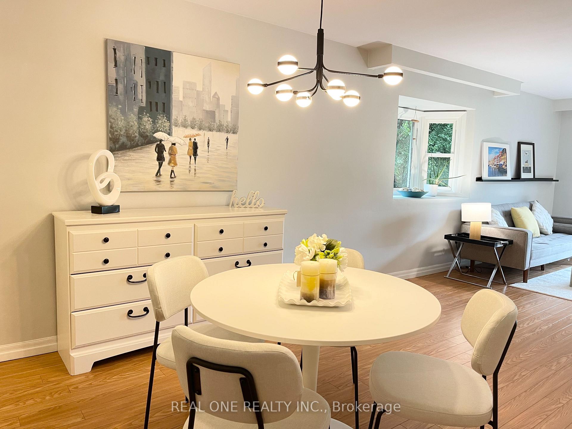 Photo 8 of 290 Westcourt Place, Waterloo, Beechwood — HOMEH