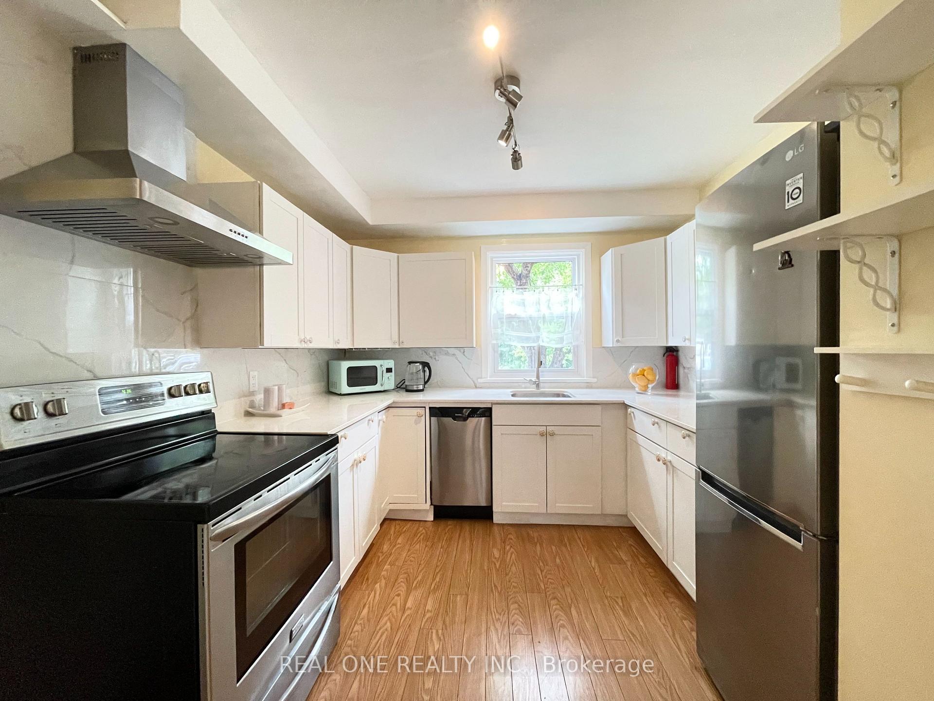 Photo 11 of 290 Westcourt Place, Waterloo, Beechwood — HOMEH