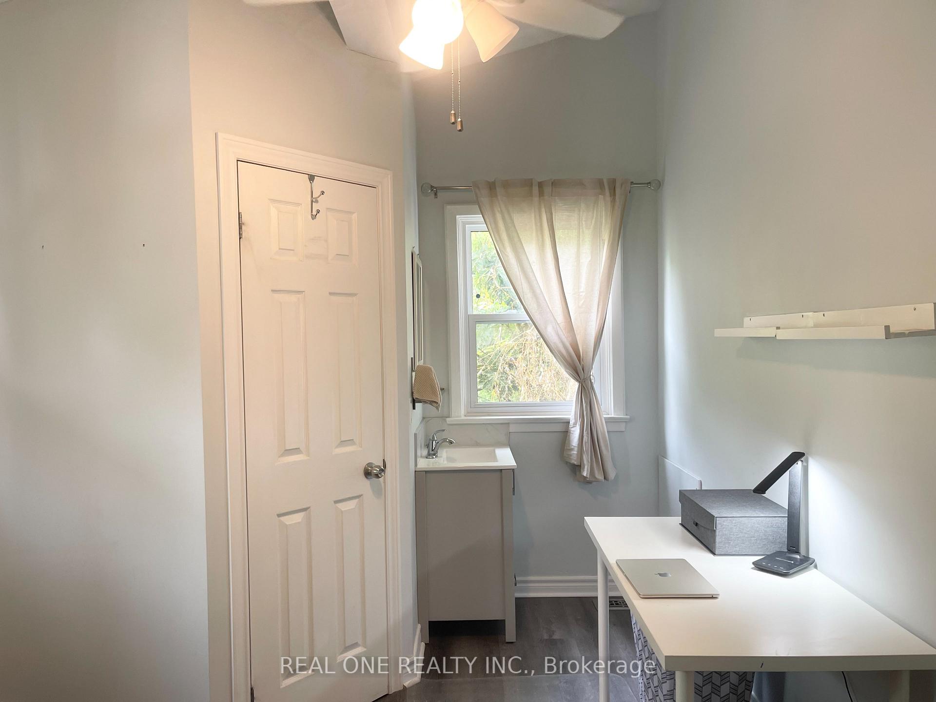 Photo 23 of 290 Westcourt Place, Waterloo, Beechwood — HOMEH