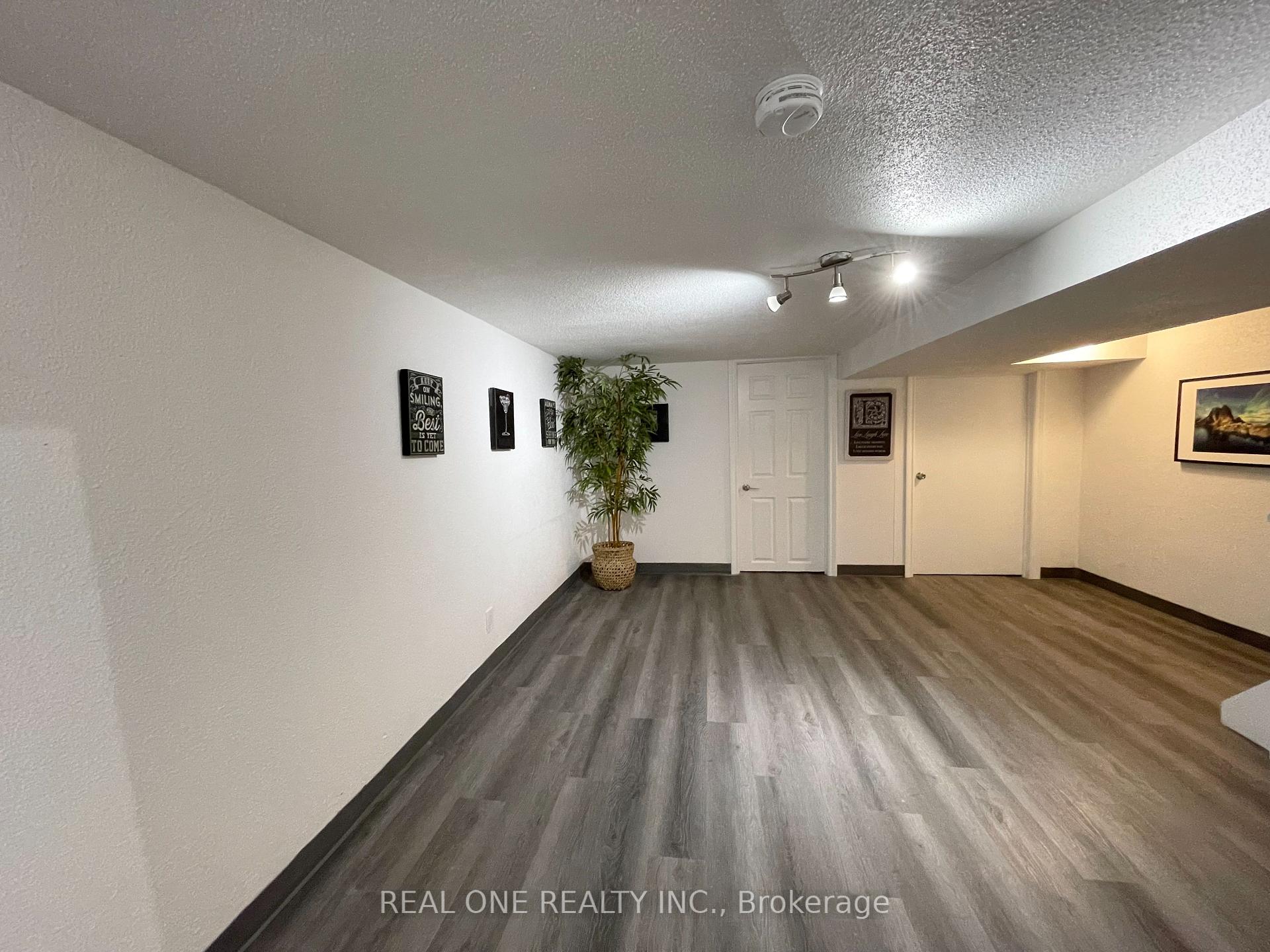 Photo 27 of 290 Westcourt Place, Waterloo, Beechwood — HOMEH
