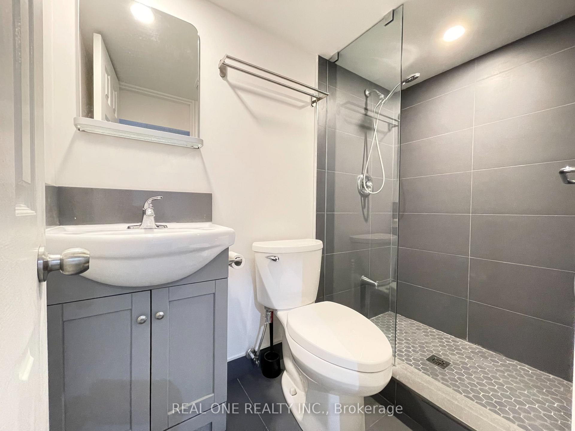 Photo 30 of 290 Westcourt Place, Waterloo, Beechwood — HOMEH