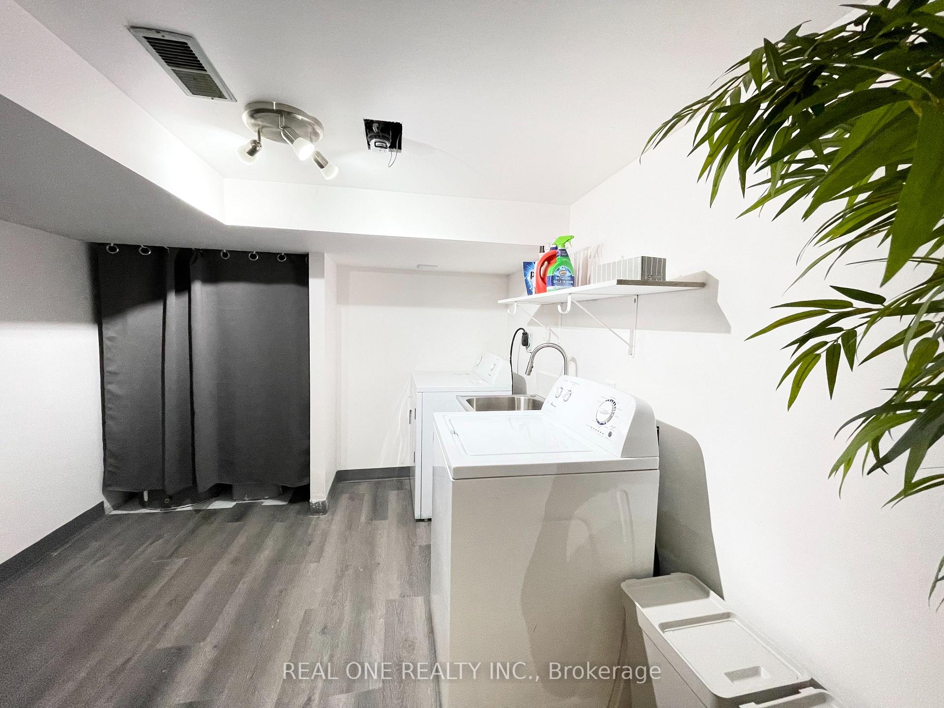 Photo 31 of 290 Westcourt Place, Waterloo, Beechwood — HOMEH