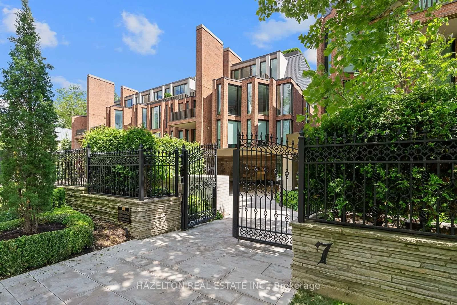Photo 3 of Unit 302, 7 Dale Avenue, Toronto, Rosedale-Moore Park — HOMEH