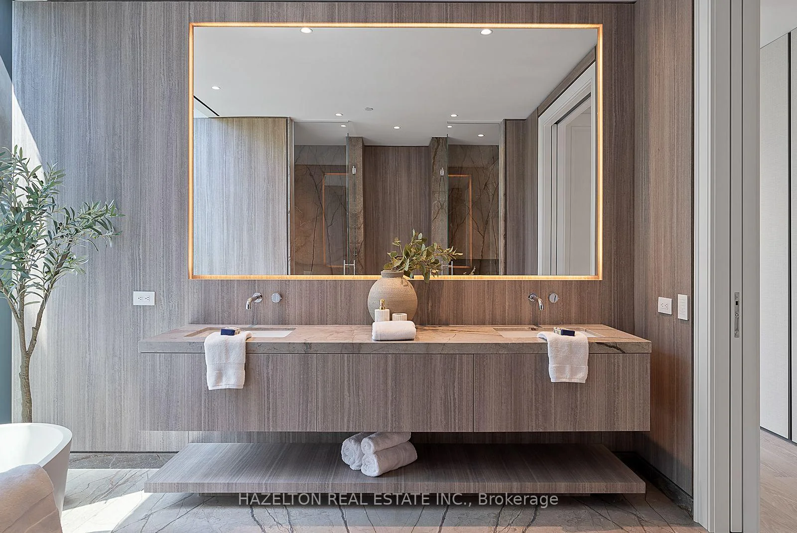 Photo 94 of Unit 302, 7 Dale Avenue, Toronto, Rosedale-Moore Park — HOMEH