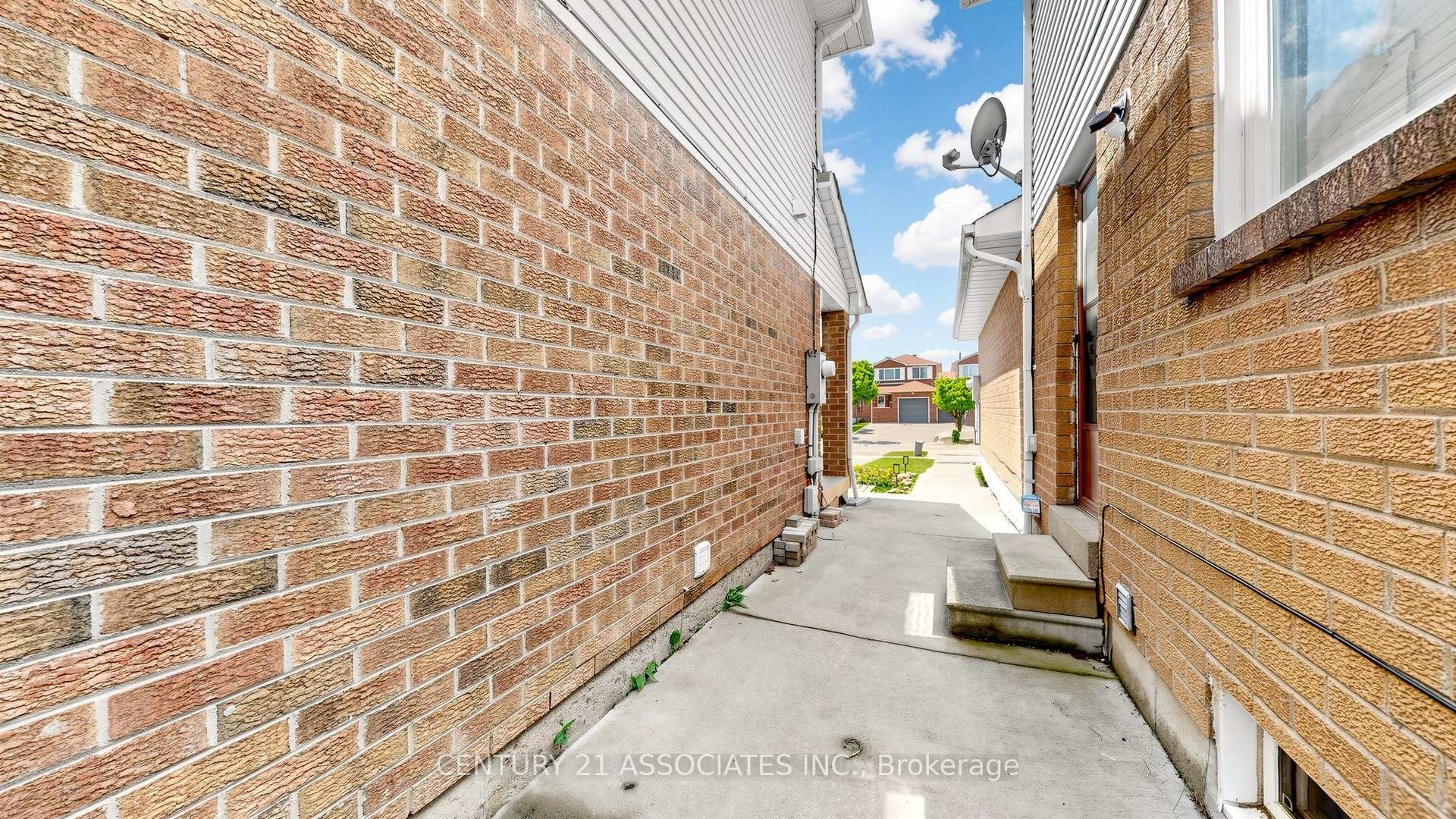 Photo 48 of 80 Stephensen Court, Brampton, Madoc — HOMEH