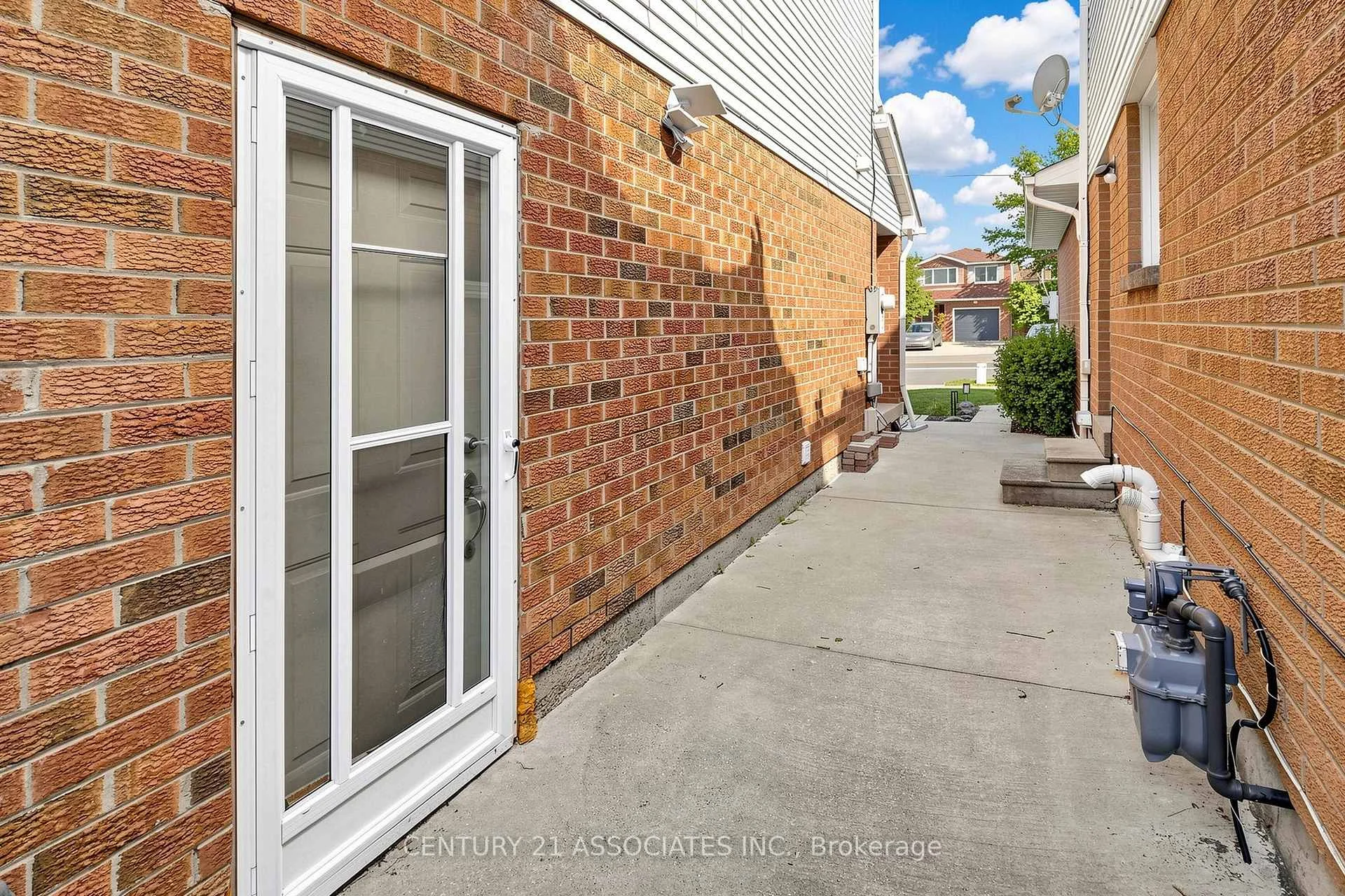 Photo 56 of 80 Stephensen Court, Brampton, Madoc — HOMEH