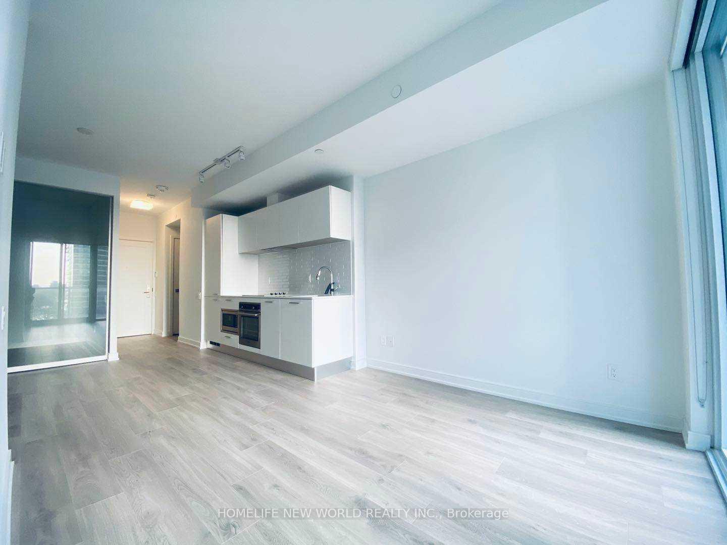 Photo 4 of Unit 913, 3 Gloucester Street, Toronto, Church-Yonge Corridor — HOMEH