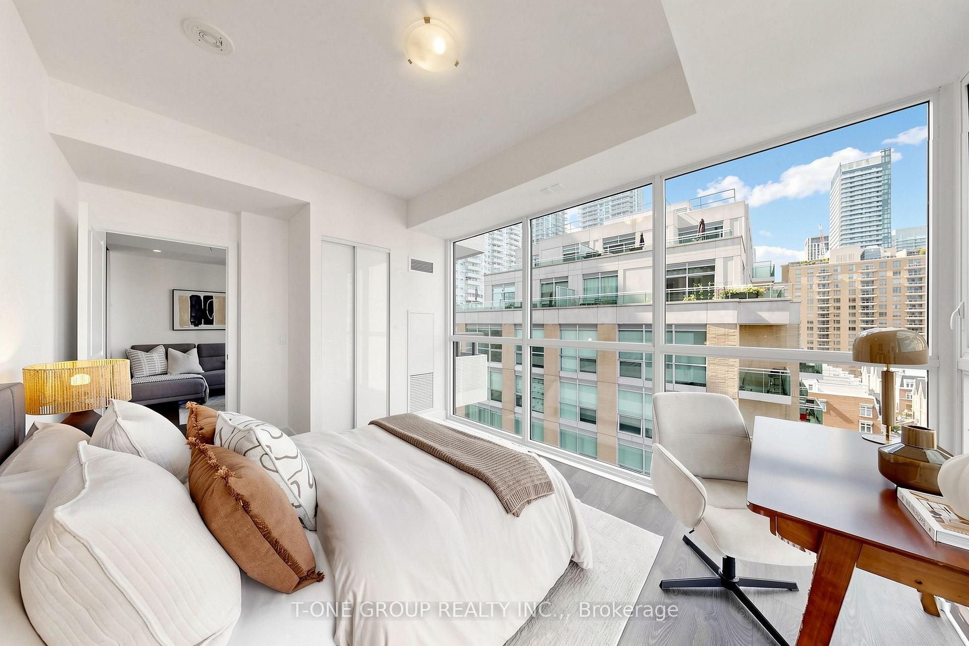Photo 4 of Unit 709, 11 Lillian Street, Toronto, Mount Pleasant West — HOMEH