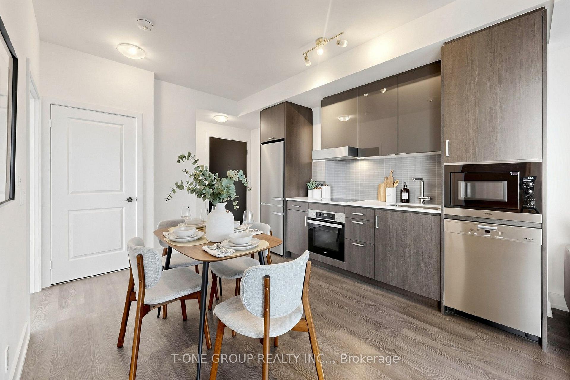 Photo 15 of Unit 709, 11 Lillian Street, Toronto, Mount Pleasant West — HOMEH