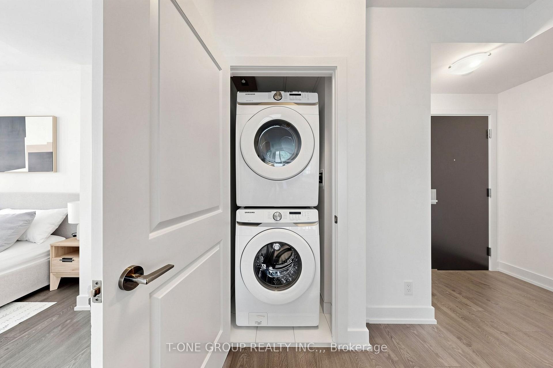 Photo 22 of Unit 709, 11 Lillian Street, Toronto, Mount Pleasant West — HOMEH
