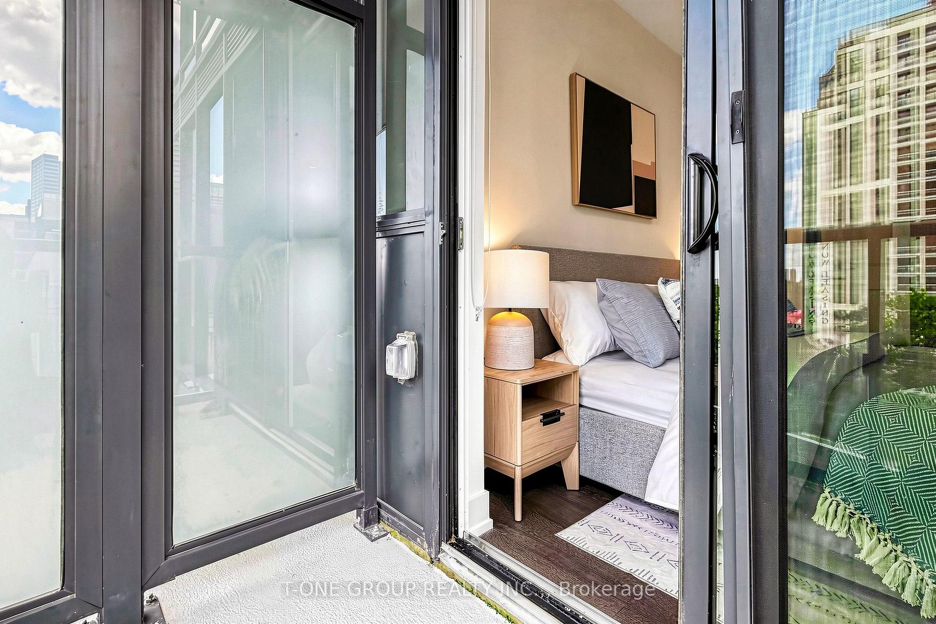 Photo 26 of Unit 709, 11 Lillian Street, Toronto, Mount Pleasant West — HOMEH