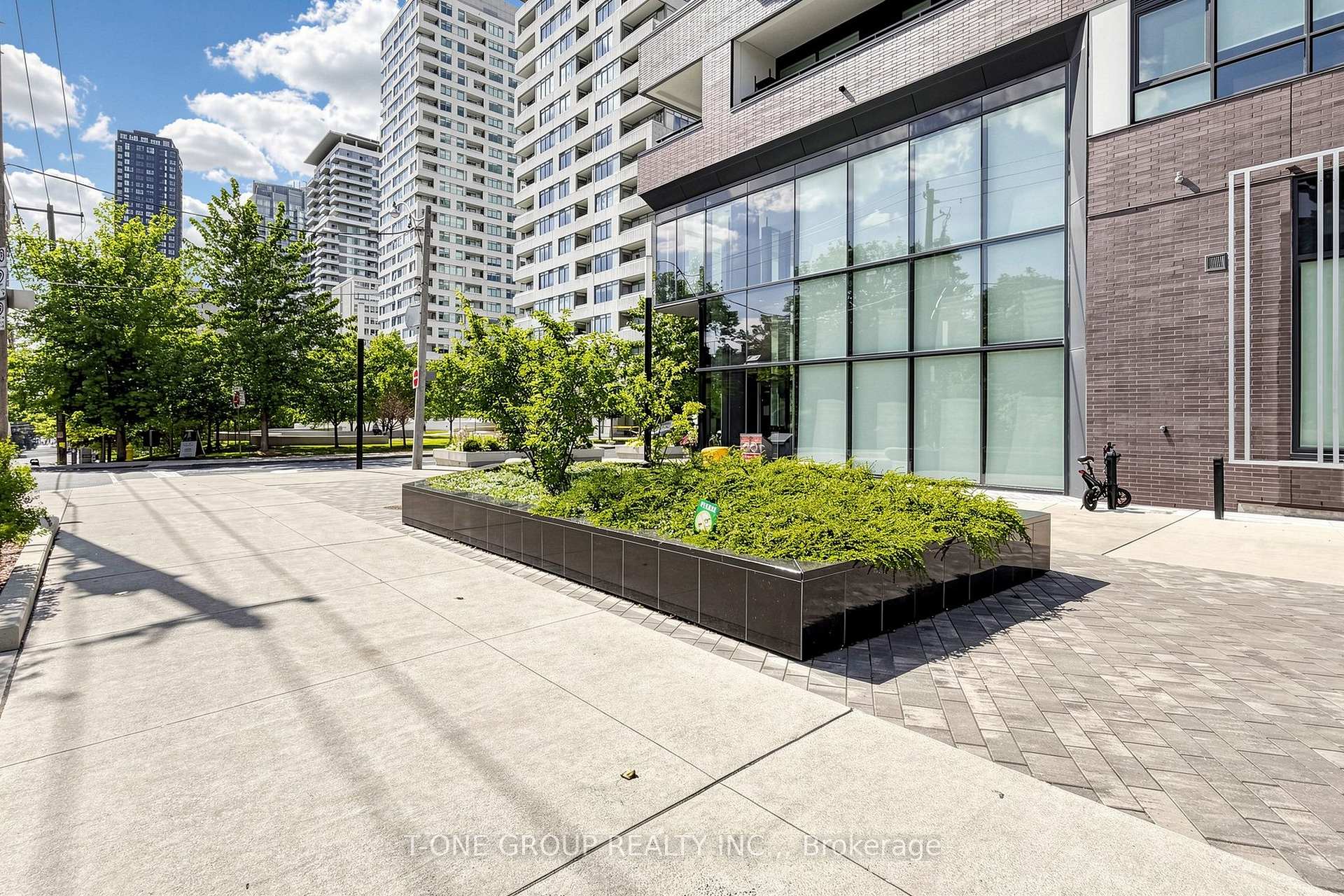 Photo 28 of Unit 709, 11 Lillian Street, Toronto, Mount Pleasant West — HOMEH