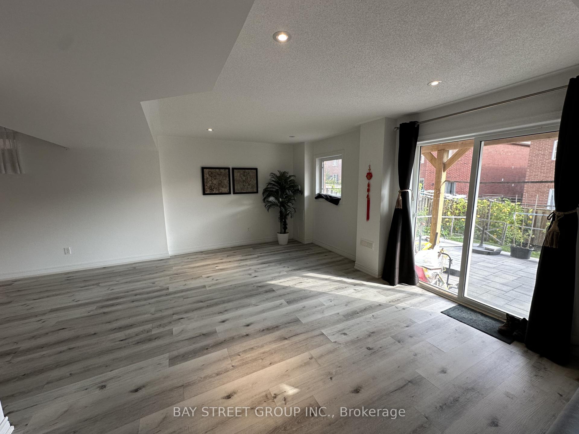 Photo 5 of 196 Colesbrook Road, Richmond Hill, Westbrook — HOMEH