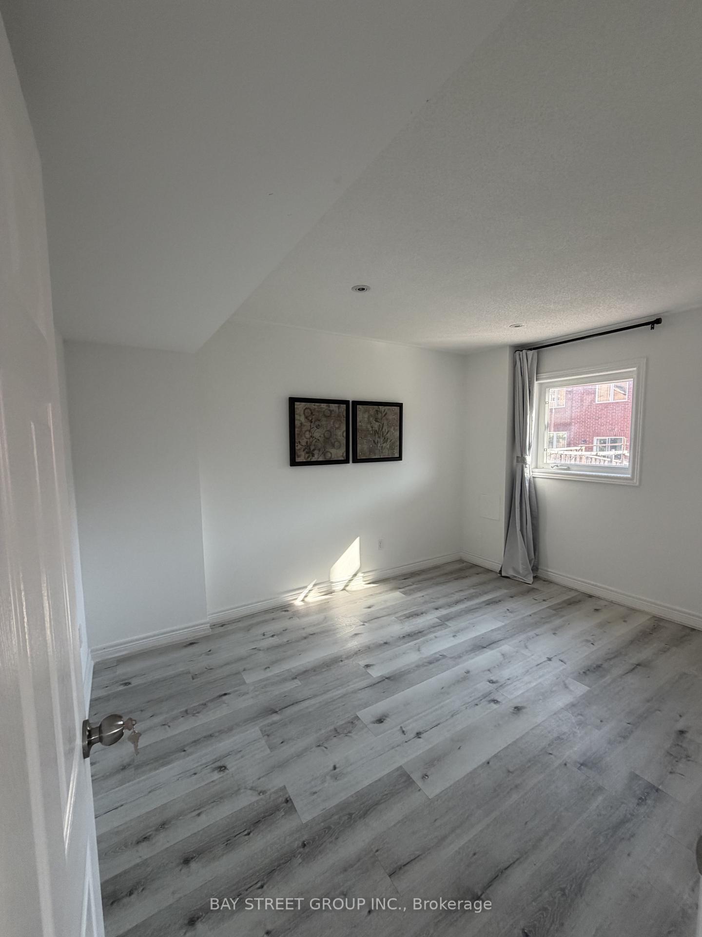Photo 2 of 196 Colesbrook Road, Richmond Hill, Westbrook — HOMEH