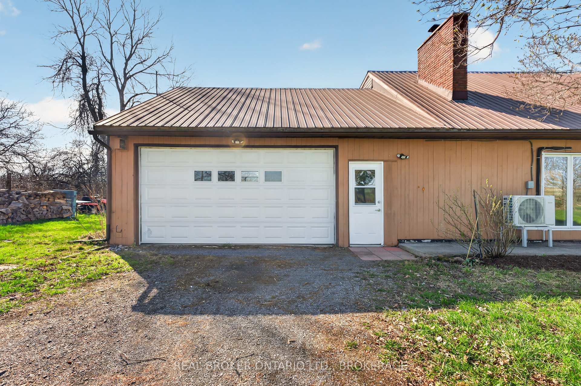 Photo 3 of 2268 Mcintyre Road, Loyalist, Lennox and Addington - South — HOMEH
