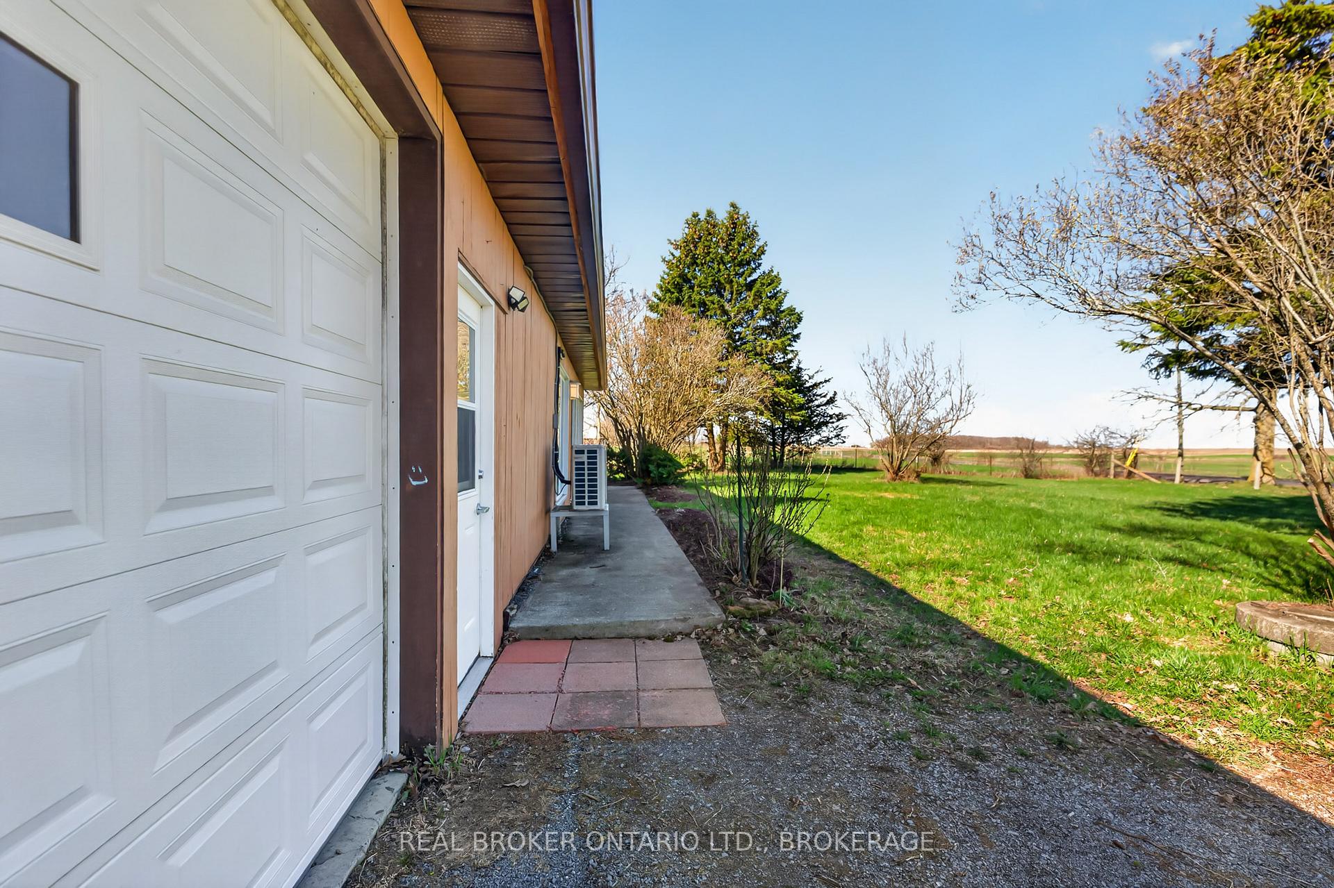 Photo 4 of 2268 Mcintyre Road, Loyalist, Lennox and Addington - South — HOMEH
