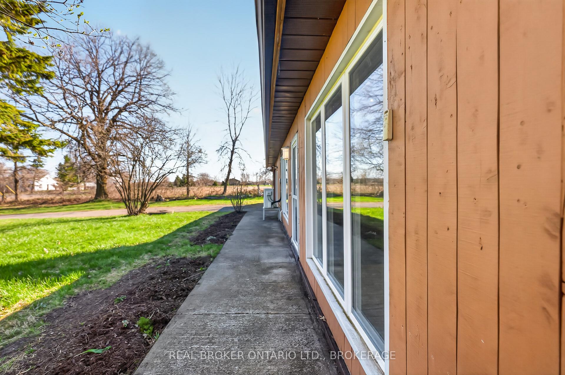 Photo 5 of 2268 Mcintyre Road, Loyalist, Lennox and Addington - South — HOMEH
