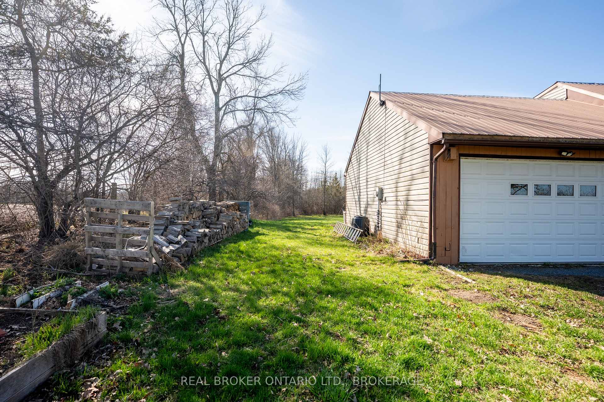Photo 6 of 2268 Mcintyre Road, Loyalist, Lennox and Addington - South — HOMEH
