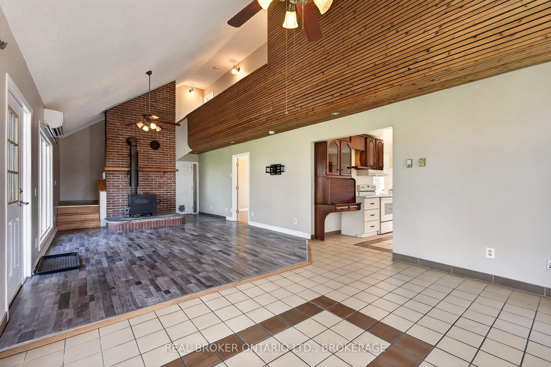 Photo 11 of 2268 Mcintyre Road, Loyalist, Lennox and Addington - South — HOMEH