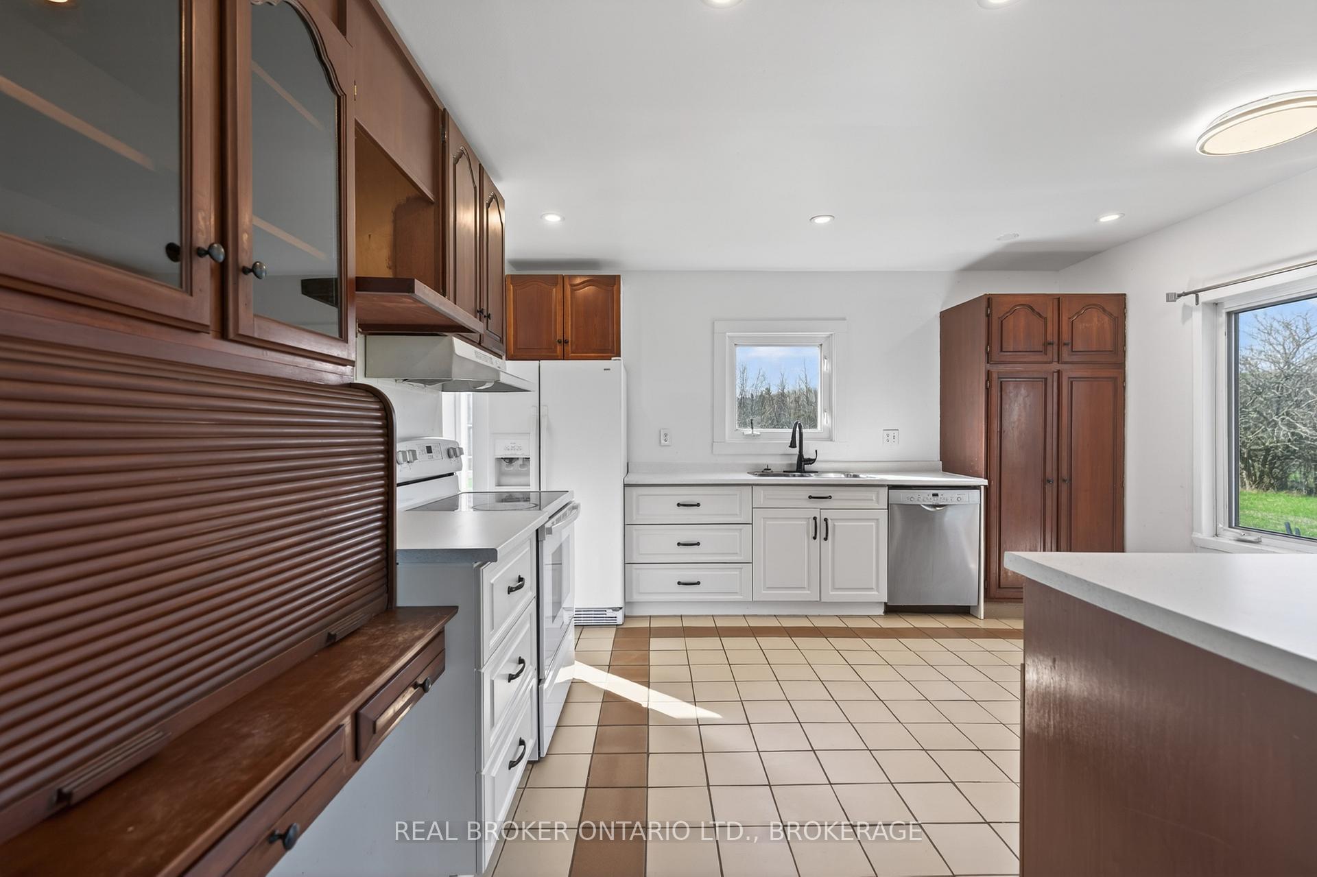 Photo 15 of 2268 Mcintyre Road, Loyalist, Lennox and Addington - South — HOMEH