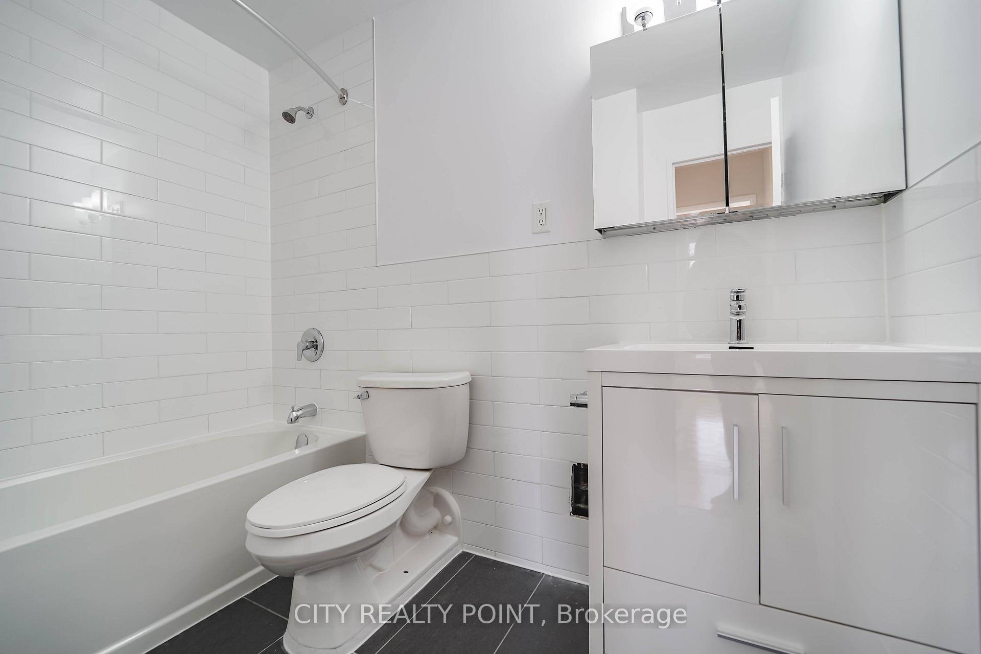 Photo 8 of Unit 610, 666 Spadina Avenue, Toronto, University — HOMEH