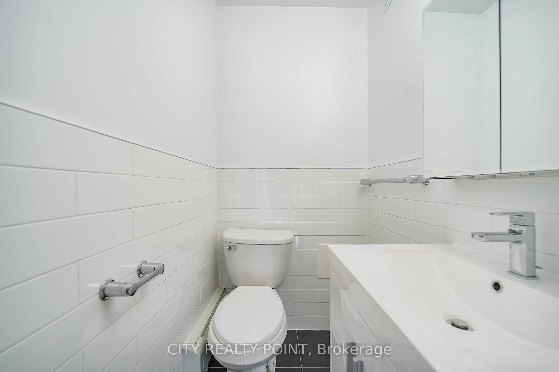 Photo 11 of Unit 610, 666 Spadina Avenue, Toronto, University — HOMEH