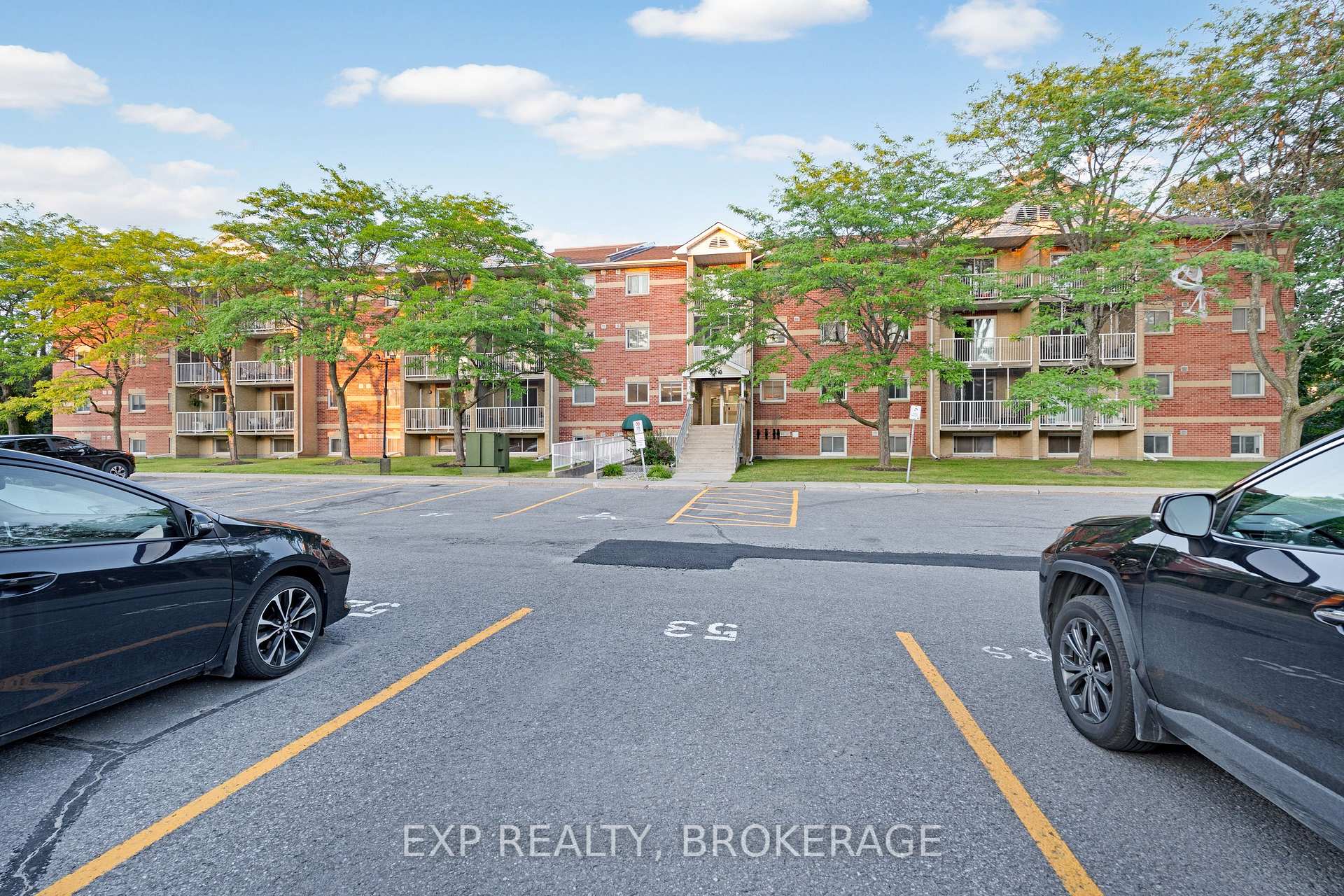 Photo of Unit 101, 316 Kingsdale Avenue