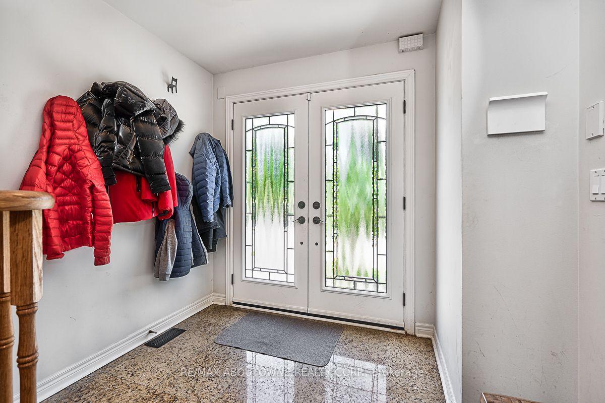 Photo 3 of Unit 41, 2250 Rockingham Drive, Oakville, Joshua Creek — HOMEH