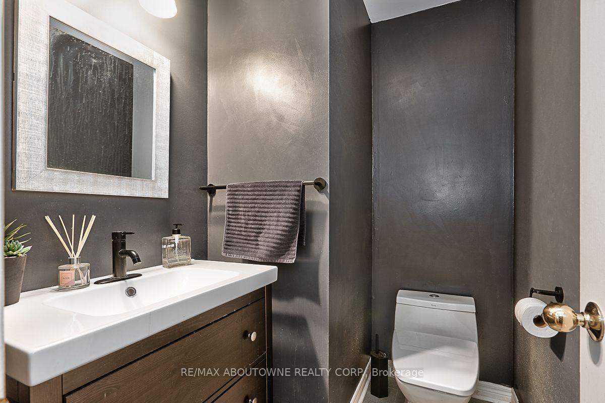 Photo 5 of Unit 41, 2250 Rockingham Drive, Oakville, Joshua Creek — HOMEH