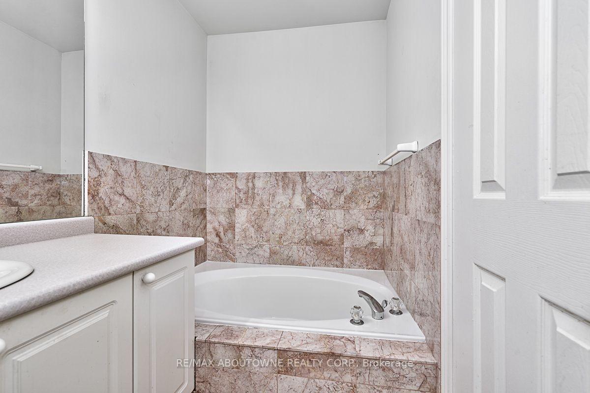 Photo 15 of Unit 41, 2250 Rockingham Drive, Oakville, Joshua Creek — HOMEH