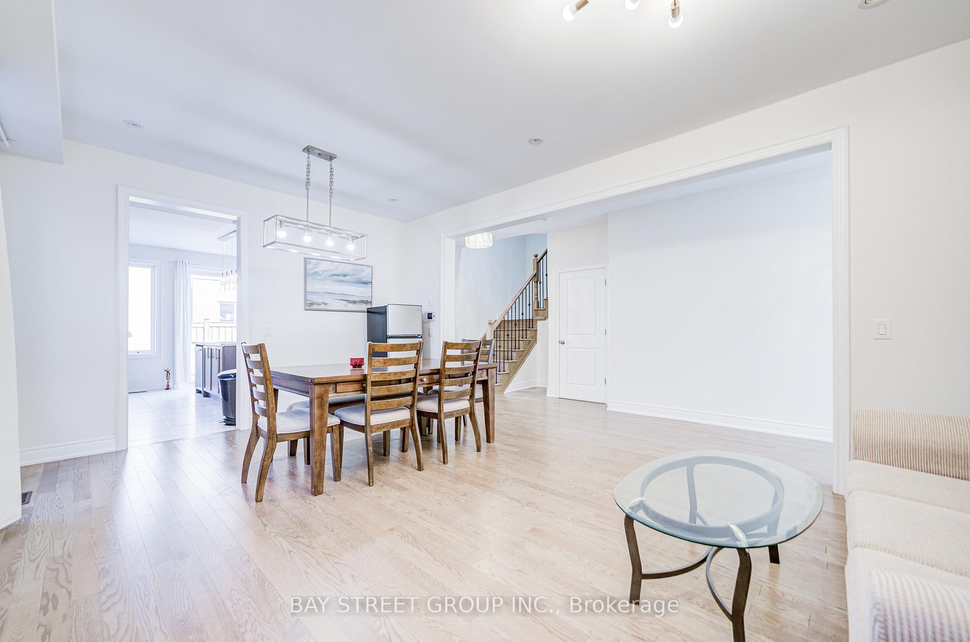 Photo 12 of 152 Ben Sinclair Avenue, East Gwillimbury, Queensville — HOMEH