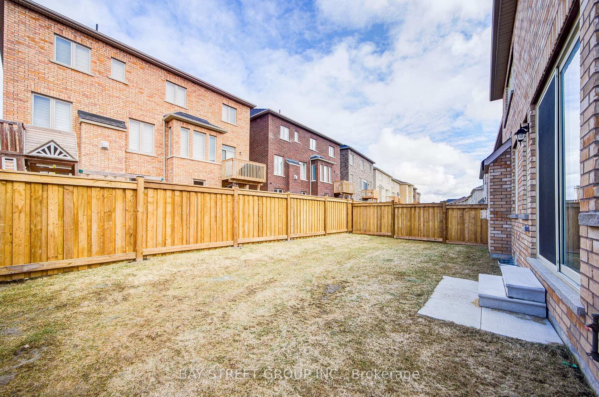 Photo 35 of 152 Ben Sinclair Avenue, East Gwillimbury, Queensville — HOMEH