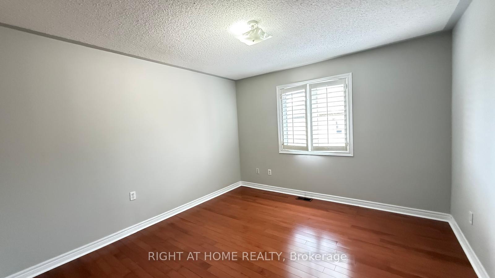 Photo 20 of 28 Laurentide Crescent, Brampton, Vales of Castlemore North — HOMEH