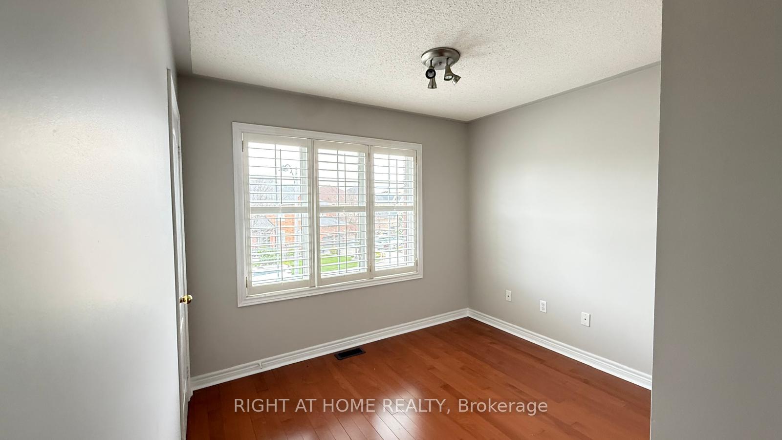 Photo 24 of 28 Laurentide Crescent, Brampton, Vales of Castlemore North — HOMEH