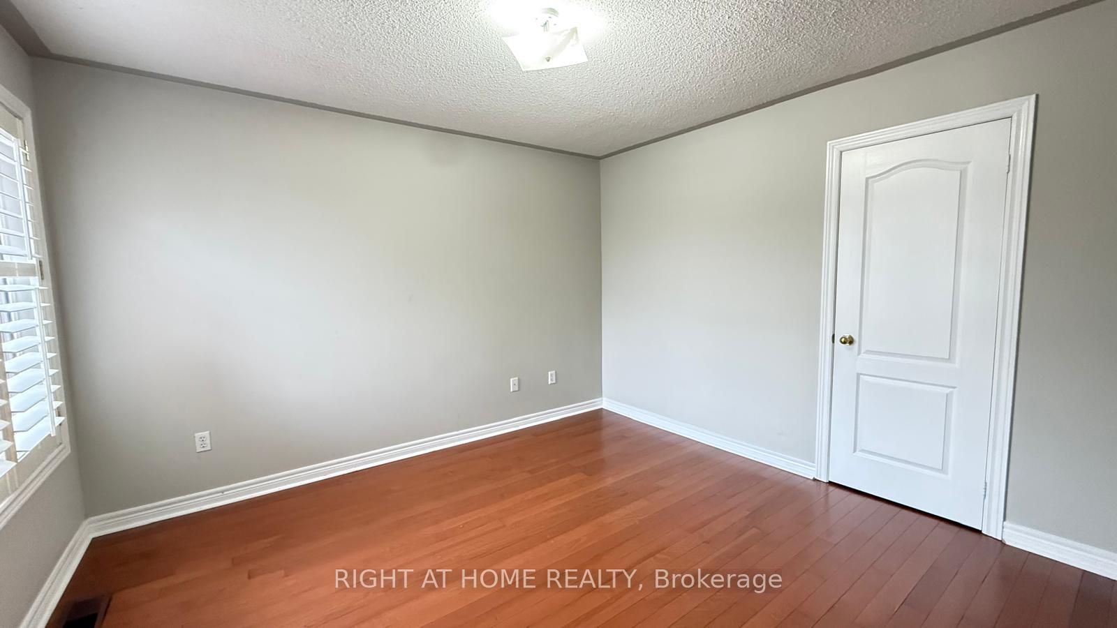 Photo 25 of 28 Laurentide Crescent, Brampton, Vales of Castlemore North — HOMEH