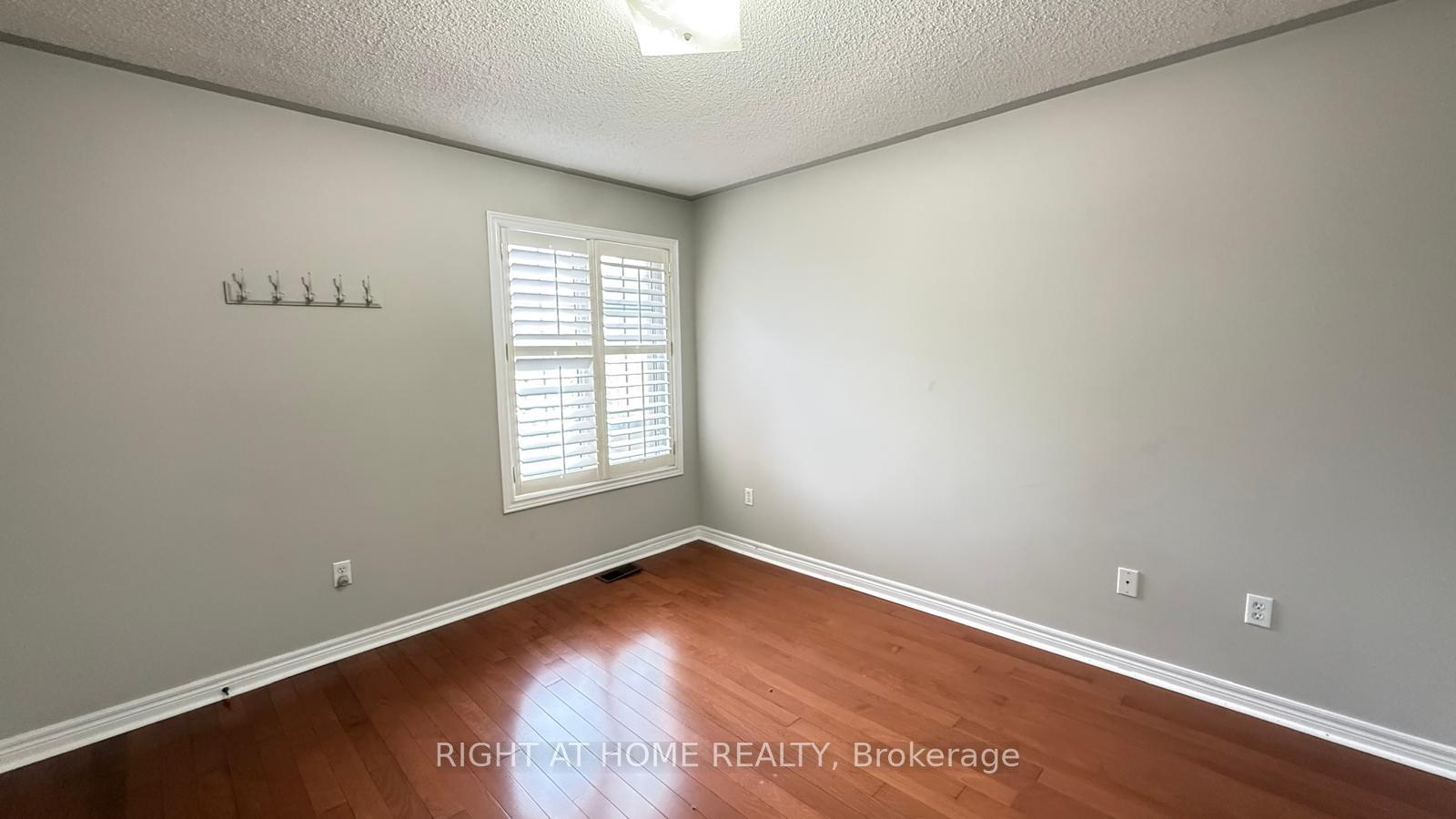 Photo 26 of 28 Laurentide Crescent, Brampton, Vales of Castlemore North — HOMEH