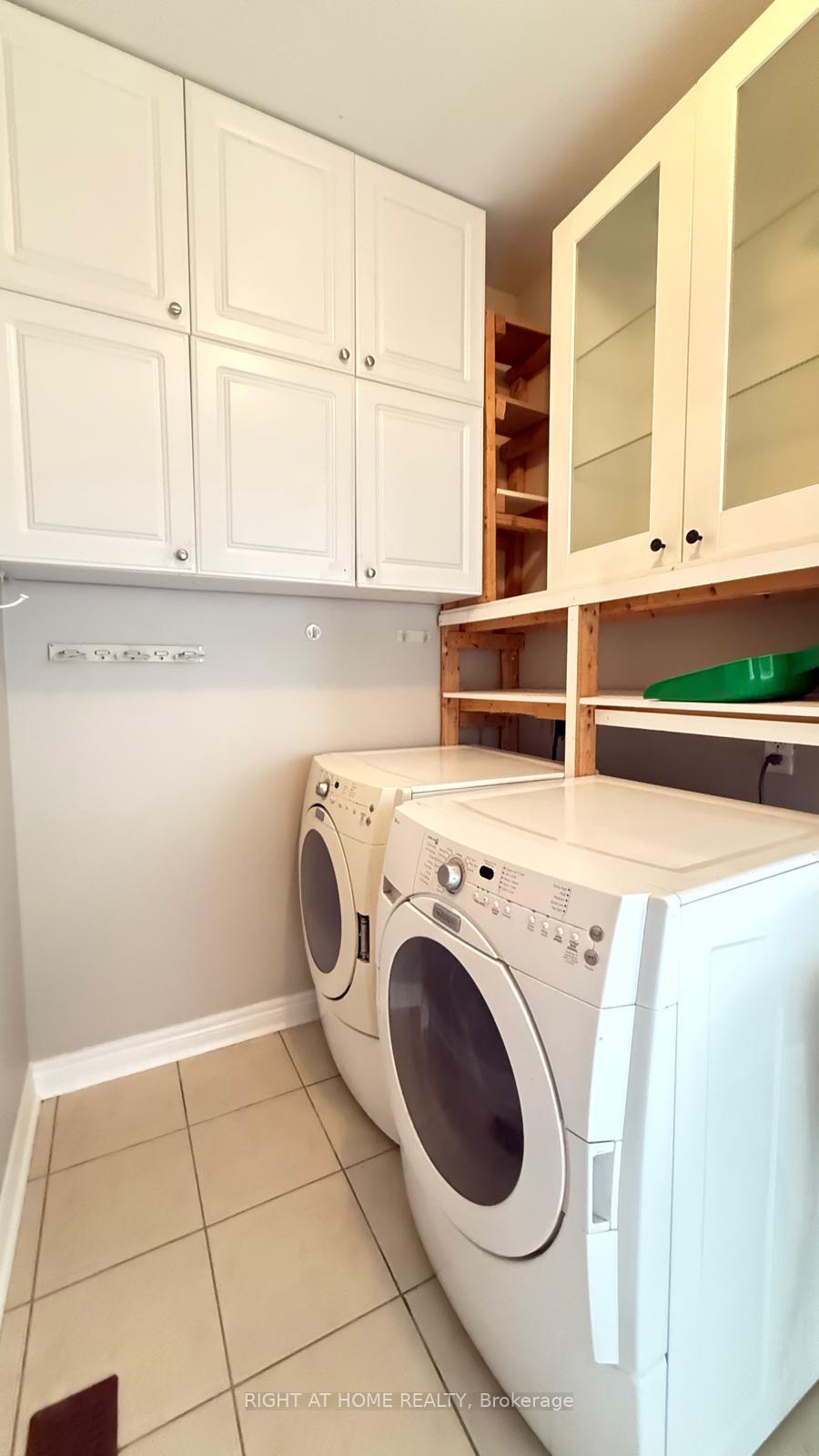 Photo 27 of 28 Laurentide Crescent, Brampton, Vales of Castlemore North — HOMEH