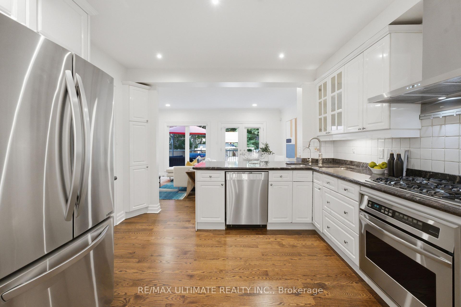 Photo 8 of 214 Sutherland Drive, Toronto, Leaside — HOMEH