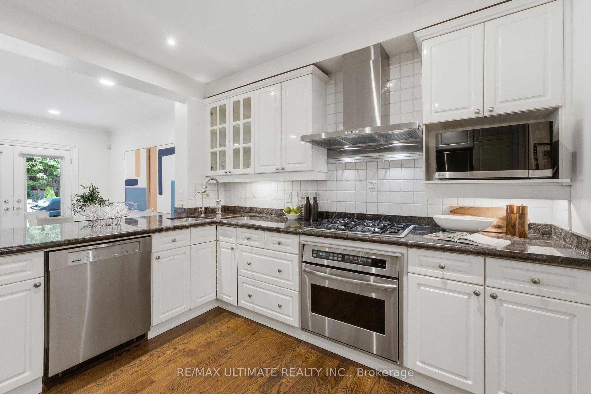 Photo 9 of 214 Sutherland Drive, Toronto, Leaside — HOMEH