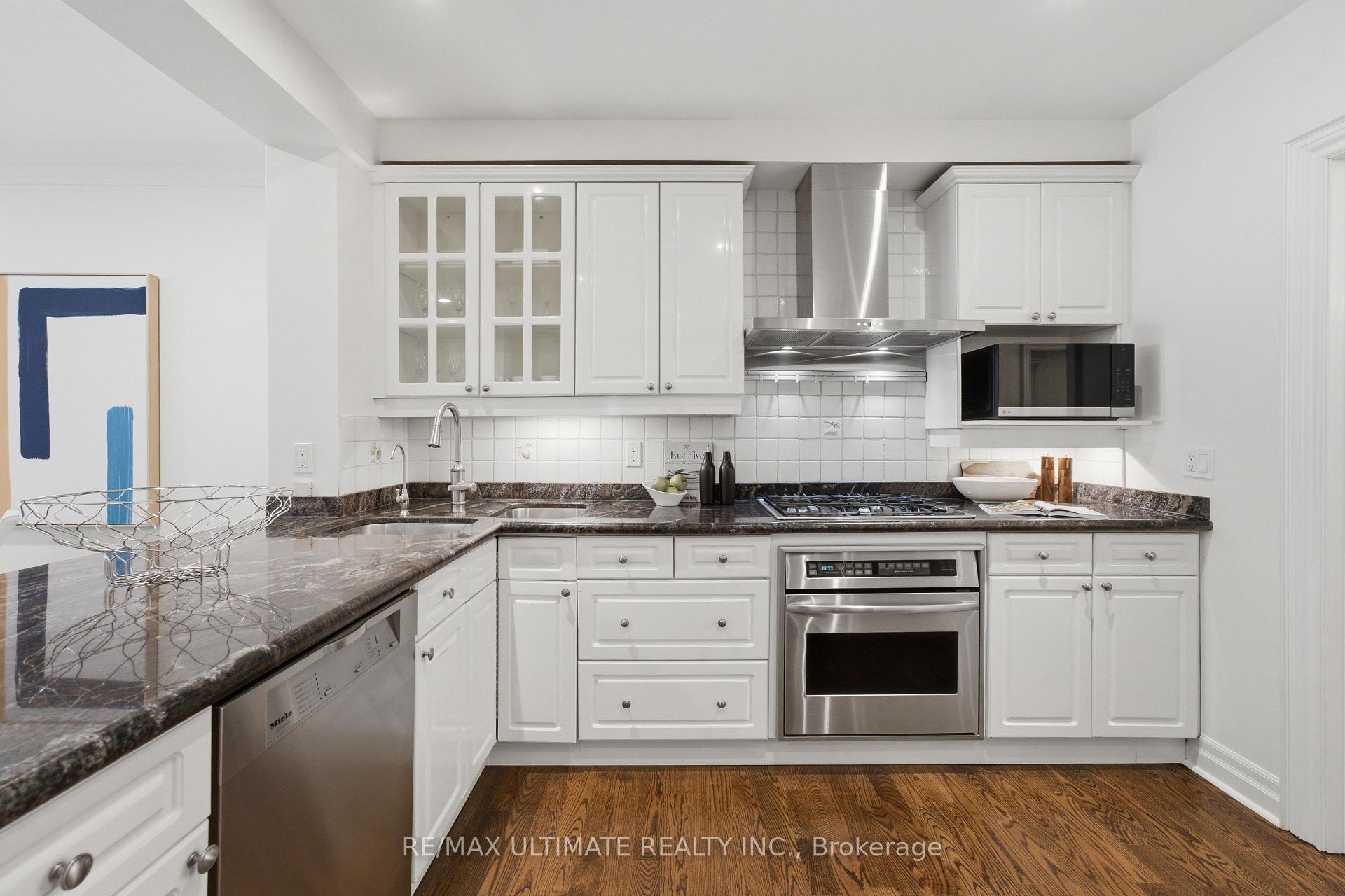Photo 10 of 214 Sutherland Drive, Toronto, Leaside — HOMEH
