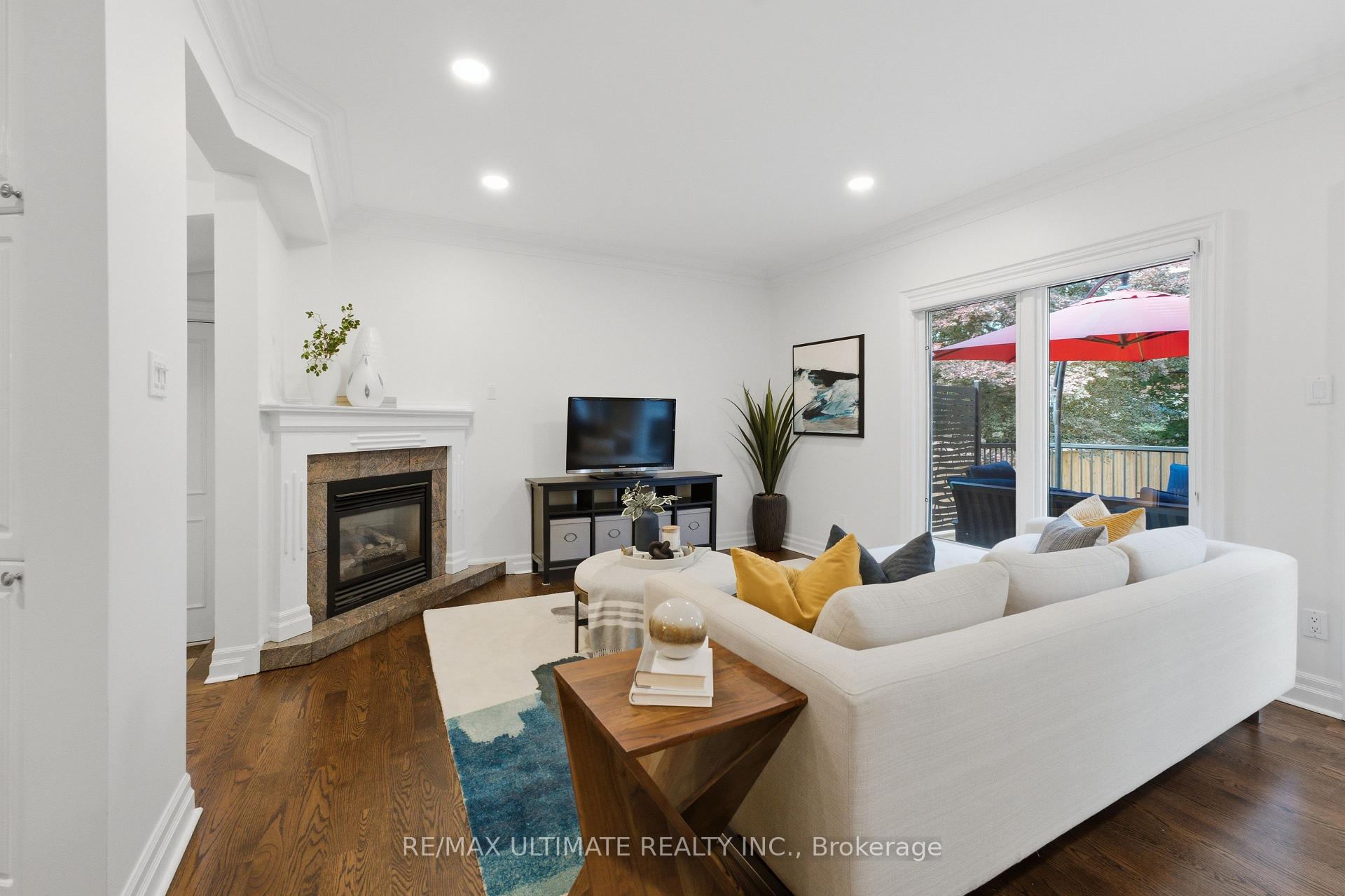 Photo 11 of 214 Sutherland Drive, Toronto, Leaside — HOMEH