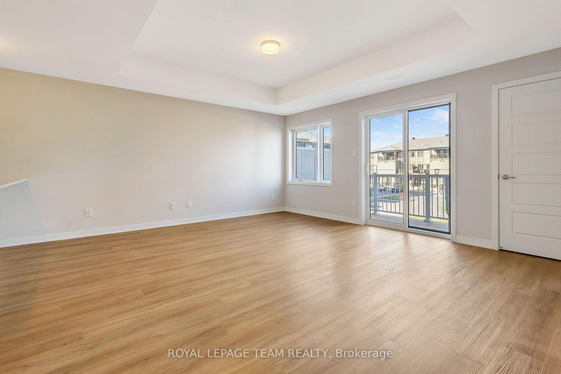 Photo 4 of 204 Lillian Freiman Private, Ottawa, Barrhaven - Half Moon Bay — HOMEH
