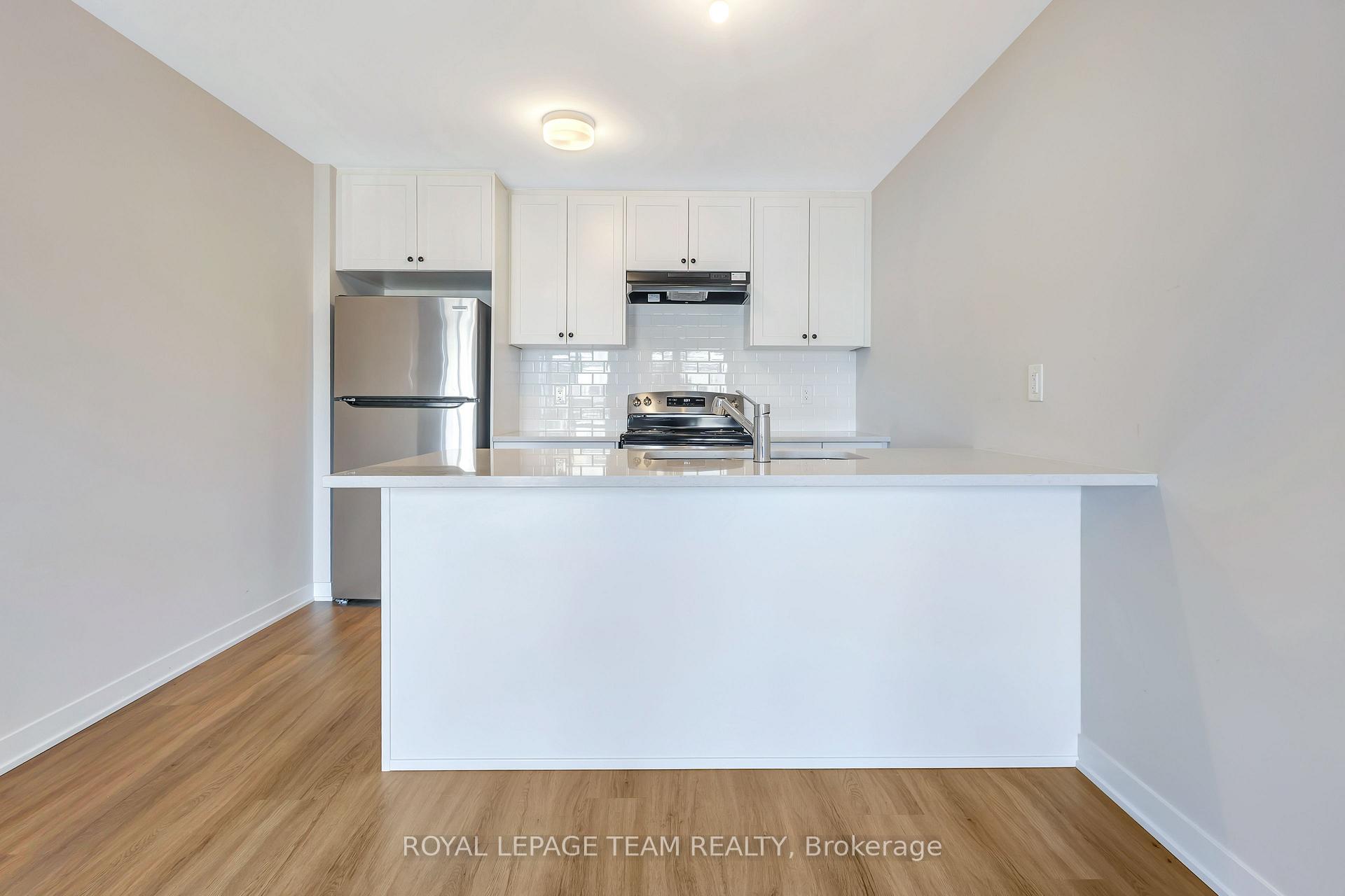 Photo 5 of 204 Lillian Freiman Private, Ottawa, Barrhaven - Half Moon Bay — HOMEH