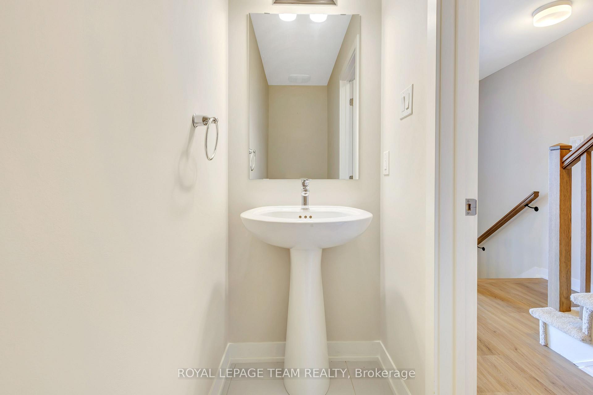 Photo 8 of 204 Lillian Freiman Private, Ottawa, Barrhaven - Half Moon Bay — HOMEH