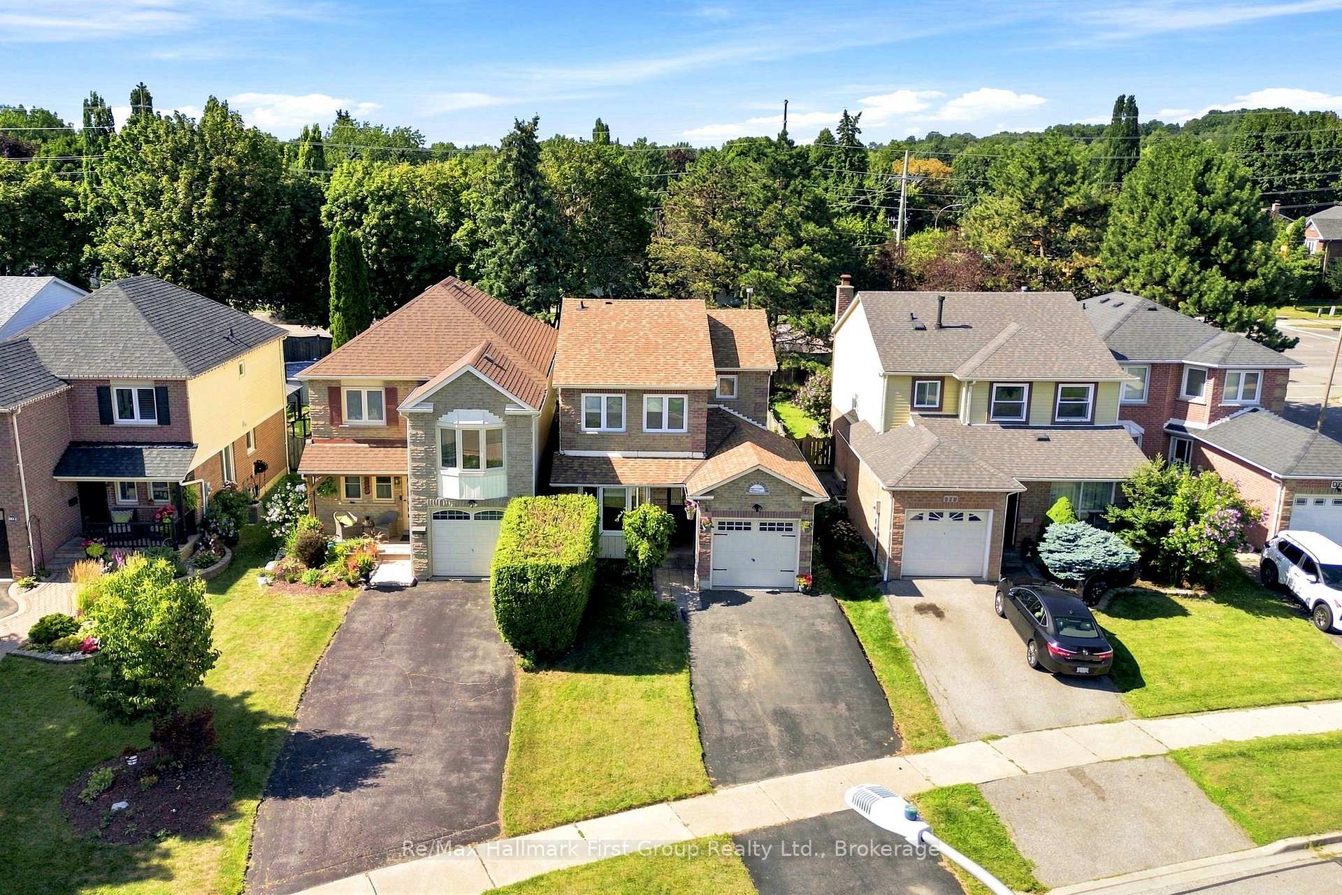Photo 1 of 868 White Ash Drive, Whitby, Williamsburg — HOMEH