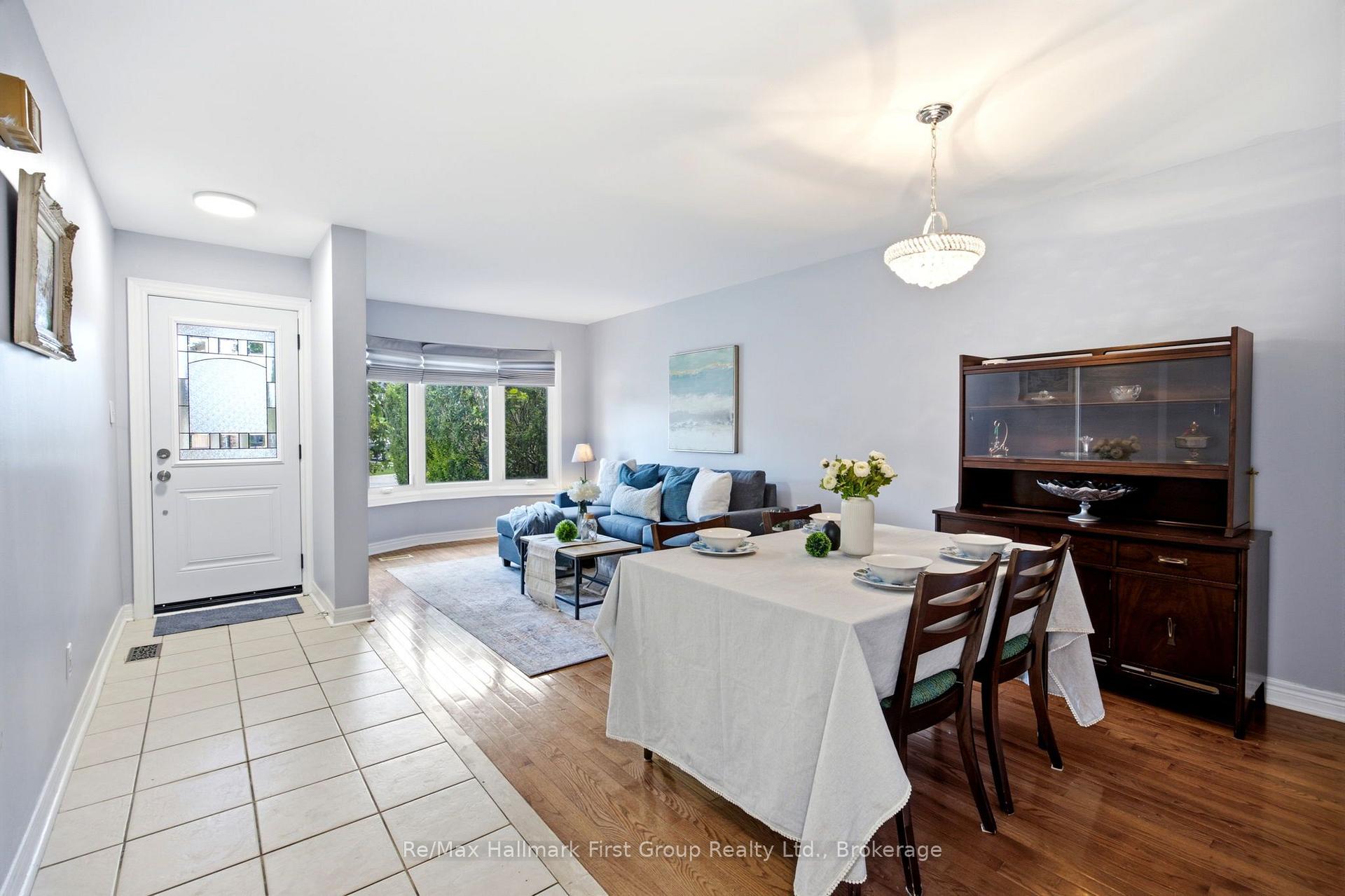 Photo 10 of 868 White Ash Drive, Whitby, Williamsburg — HOMEH