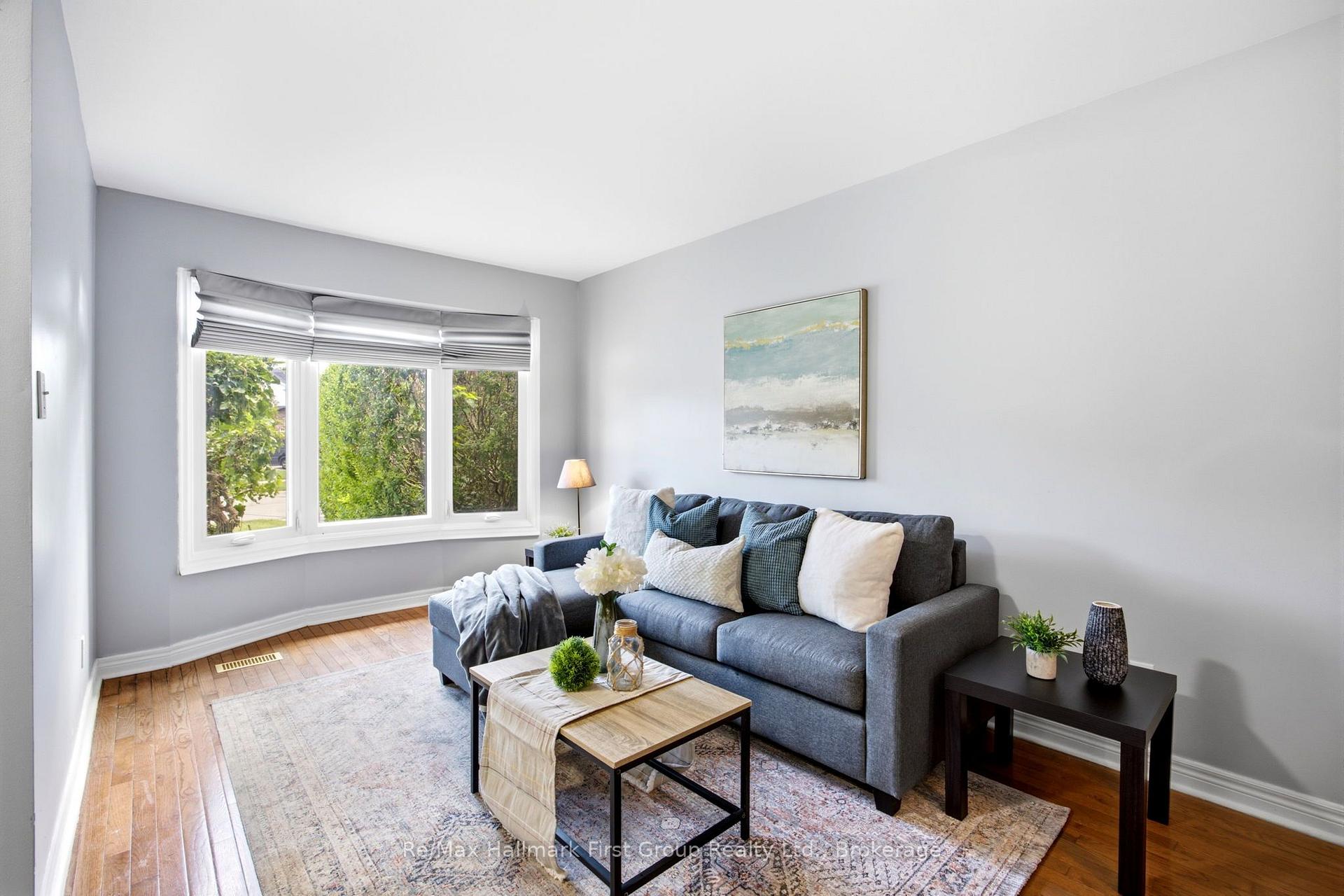 Photo 12 of 868 White Ash Drive, Whitby, Williamsburg — HOMEH